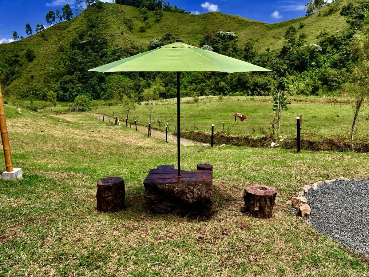 Glamping La Herradura Санта-Роса-де-Кабаль Екстер'єр фото